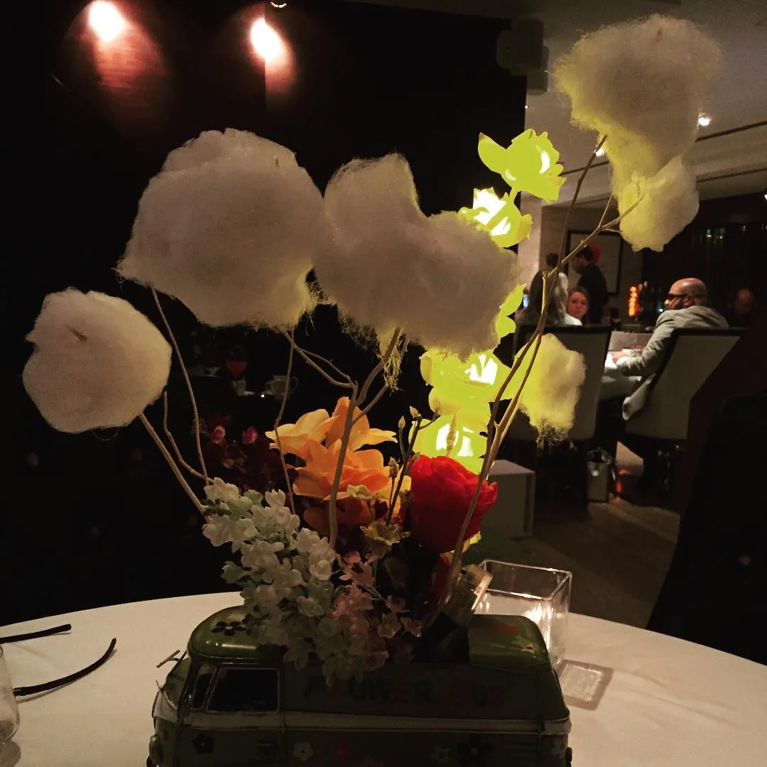 Floral tabletop presentation at Carnival by Trèsind